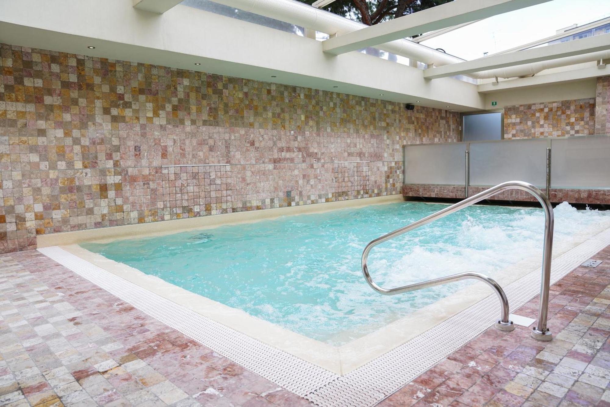 Hotel Grifone Firenze - Urban Pool & Spa Exteriör bild